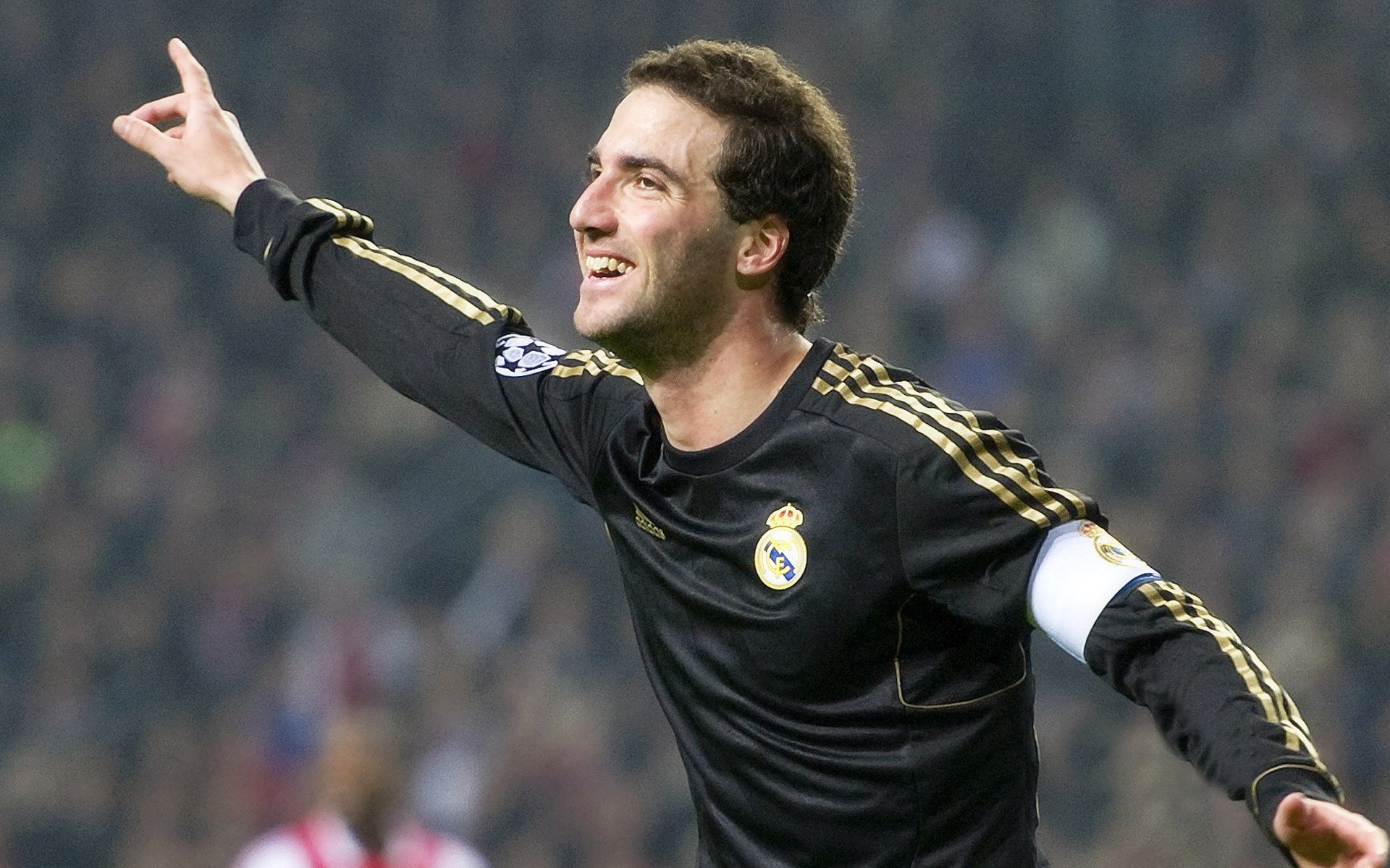 开云体育移动版-国内外专家评出年度最佳足球新人，足坛最佳新人