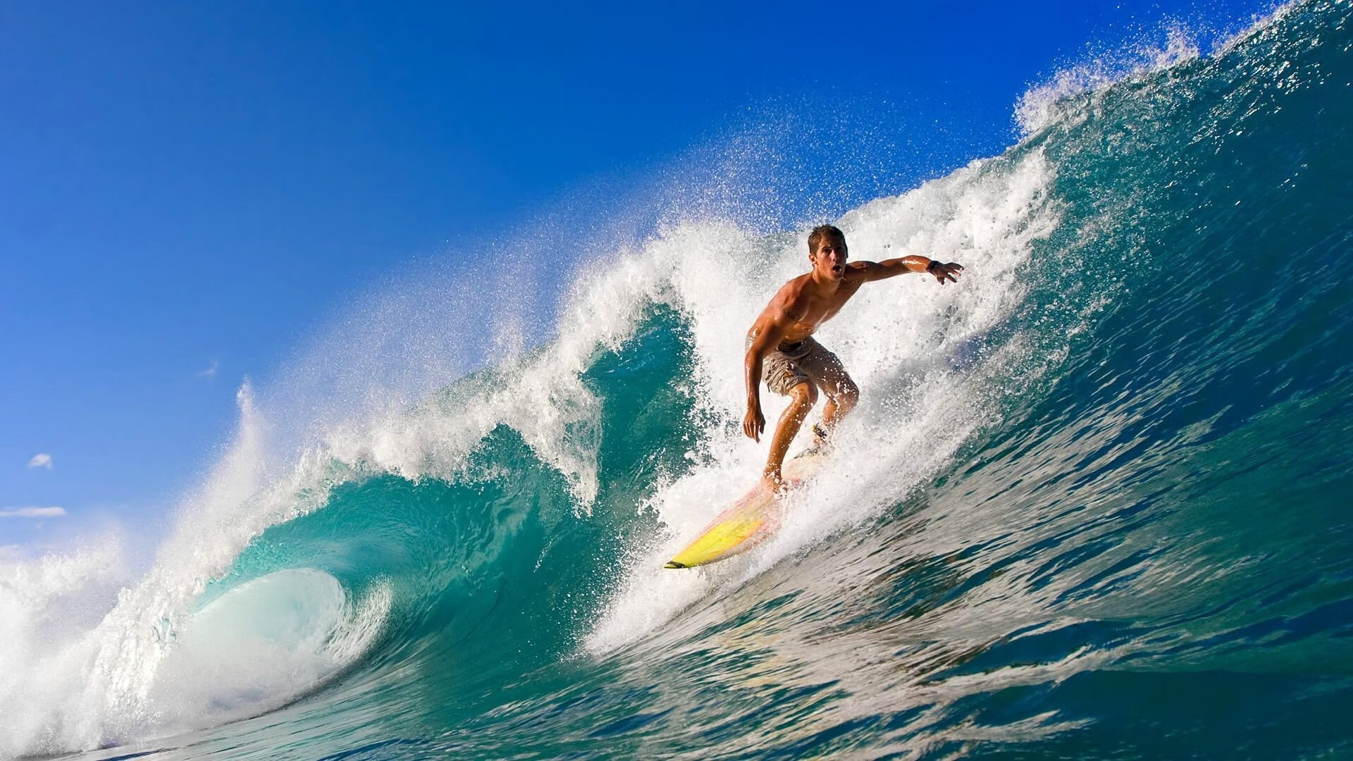 西甲：比利亚雷亚尔3-2逆转巴塞罗那，关键时刻表现抢眼，比利亚雷亚尔队